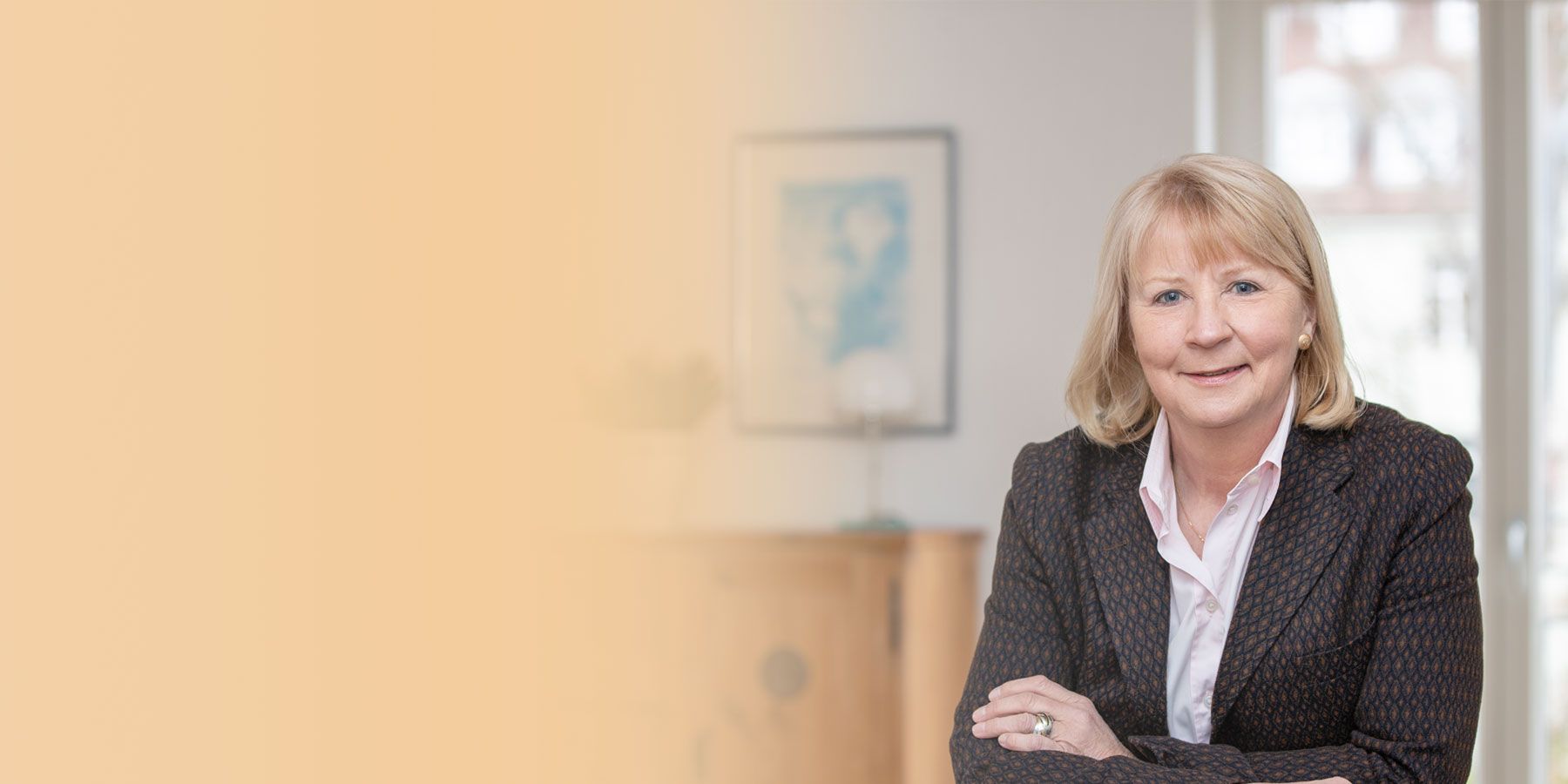 Christina Schmid-Preissler an ihrem Schreibtisch